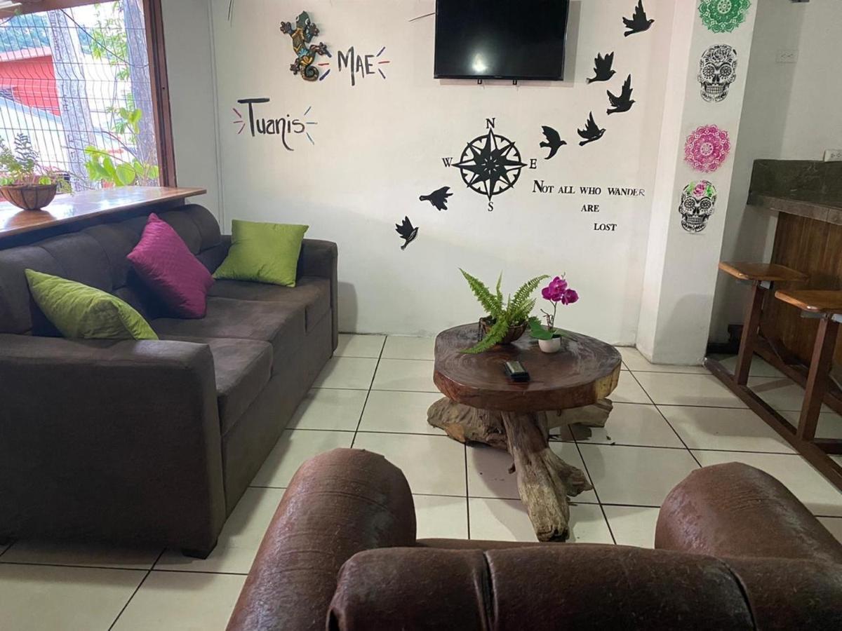 Passifloras Hostel Quepos Zewnętrze zdjęcie